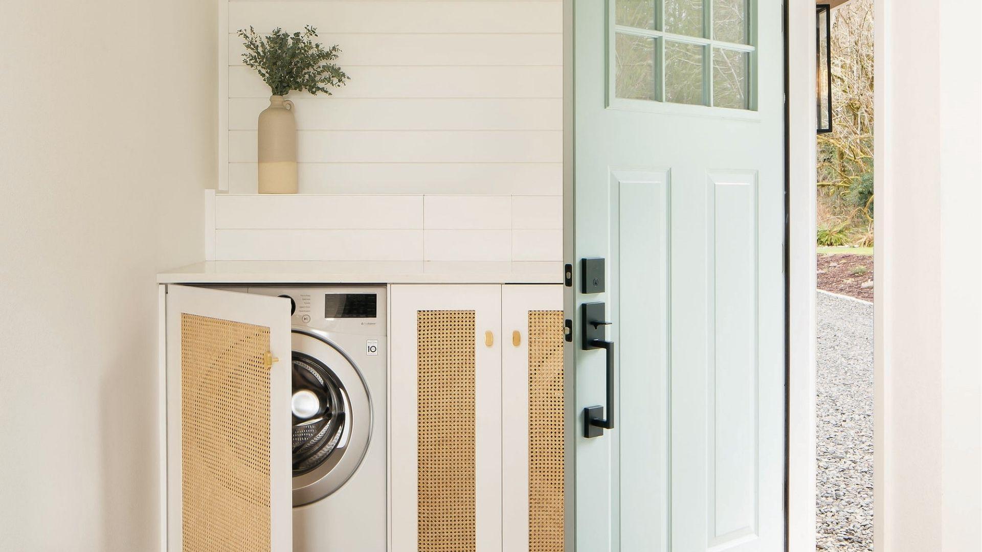 Hidden flush doors to hide the laundry machines in a cool way.